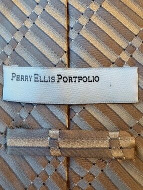 Perry Ellis Portfolio Silk Blend Men's Tie - Tan / Gold Geometric